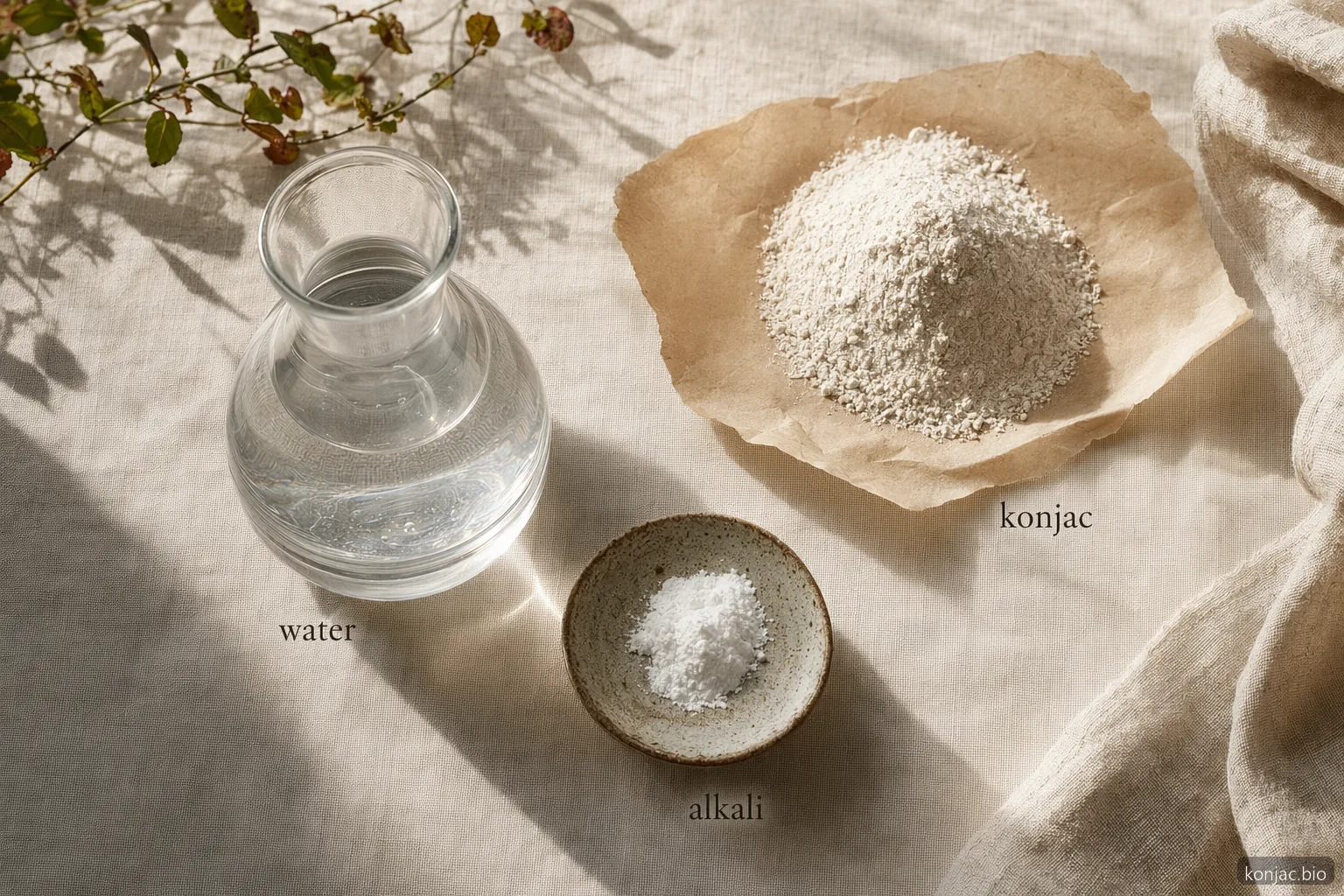 konjac noodle ingredients usually center on water, konjac flour, and food-grade alkali for gel setting.