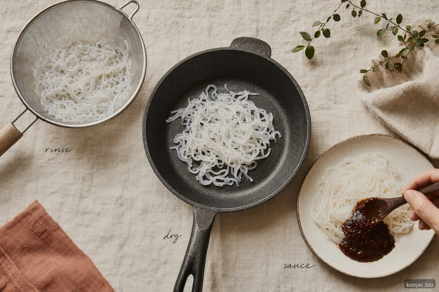 Low-calorie noodles taste better when shirataki is rinsed, dry-heated, then coated with a strong sauce.